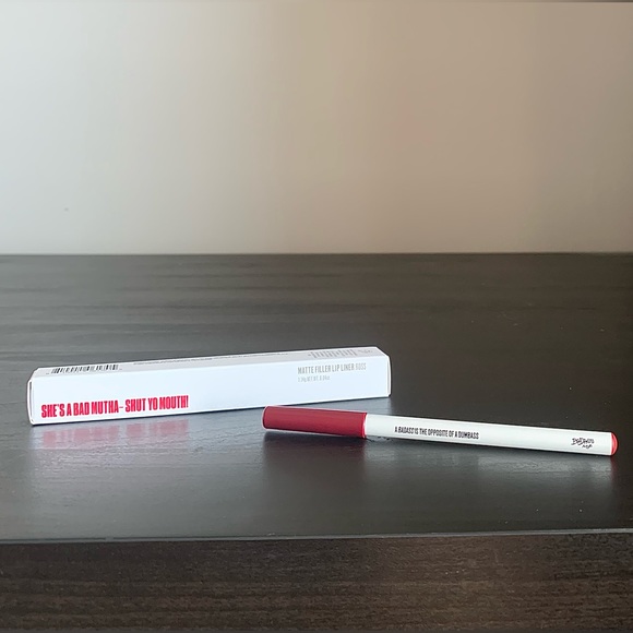 ✨Pick 5/$25- Uoma Beauty Badass MF Matte Filler Lip Liner in the shade “Ross.” - Picture 1 of 6